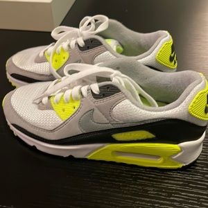 Nike Air Max 90 Volt